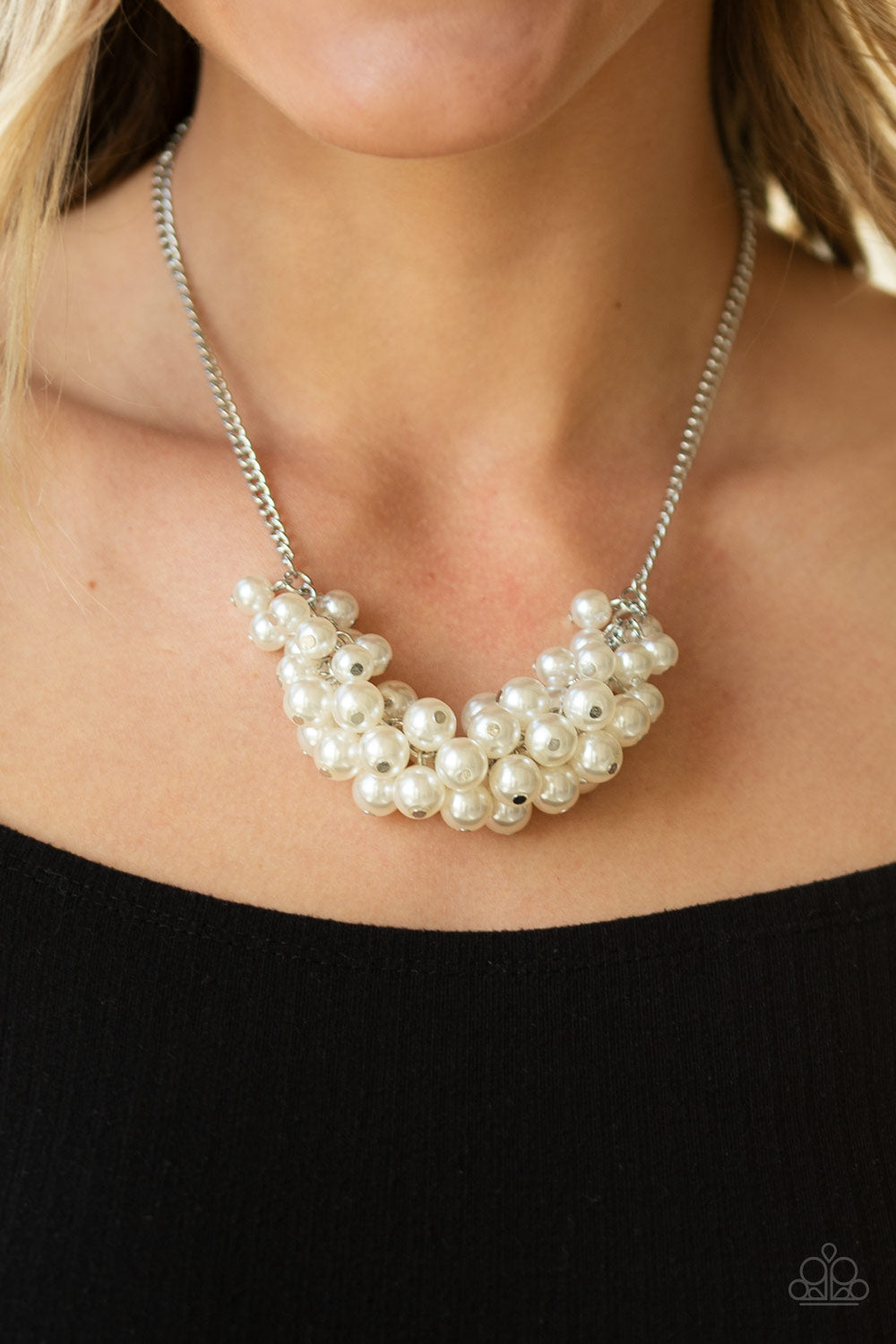 Paparazzi ♥ Grandiose Glimmer - White ♥  Necklace