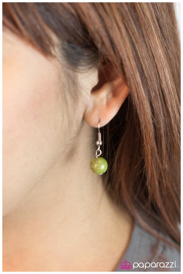 Paparazzi ♥ Right On Time - Green ♥ Necklace