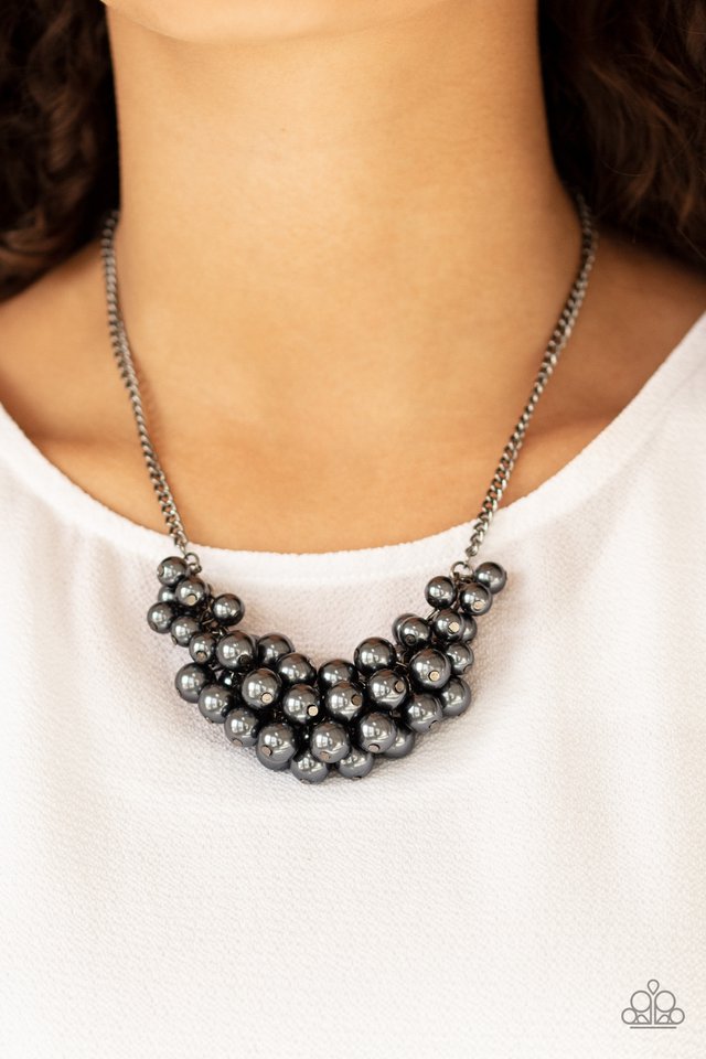 Paparazzi ♥ Grandiose Glimmer - Black ♥ Necklace