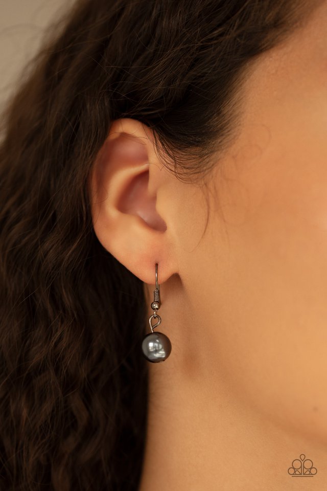 Paparazzi ♥ Grandiose Glimmer - Black ♥ Necklace