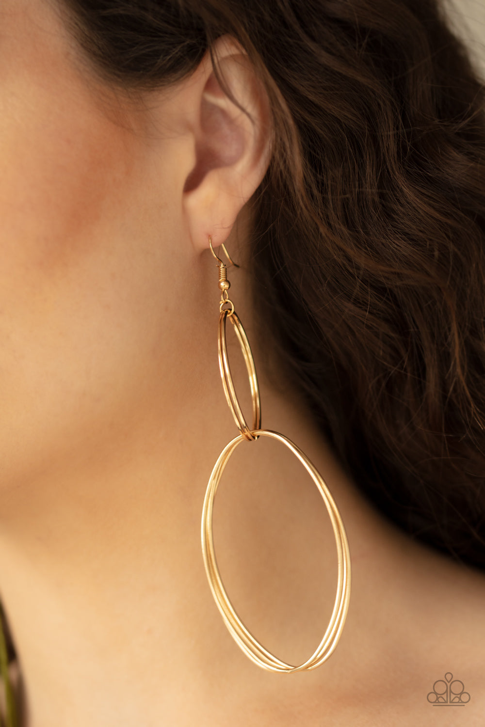 Paparazzi ♥ Getting Into Shape - Gold ♥  Earrings