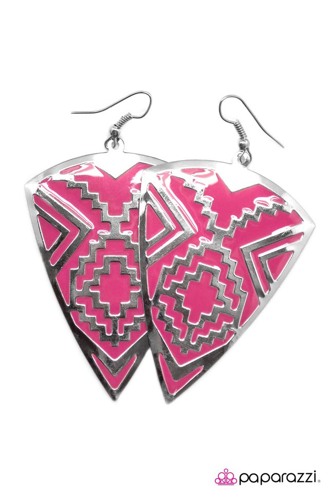 Paparazzi ♥ Land Of the Lost - Pink ♥ Earrings
