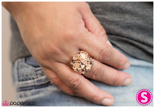 through-the-looking-glass-p4re-gdxx-020xx