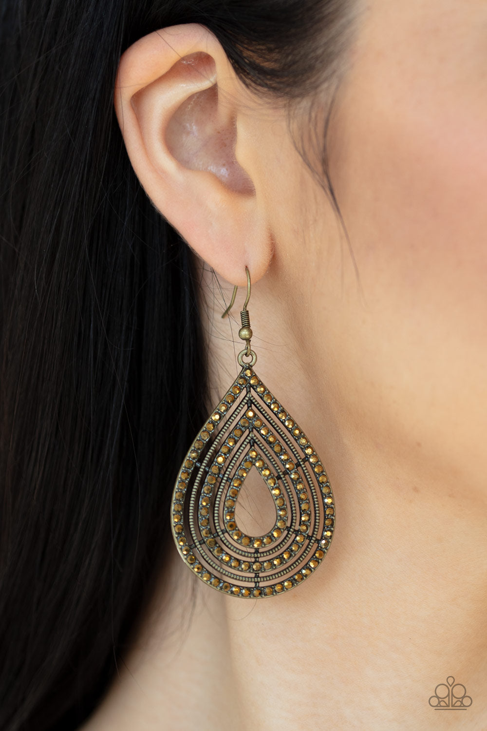 Paparazzi ♥ 5th Avenue Attraction - Brass ♥  Earrings