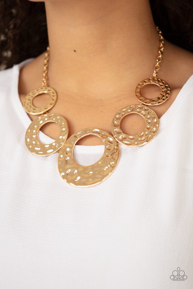 Paparazzi ♥ Mildly Metro - Gold ♥ Necklace