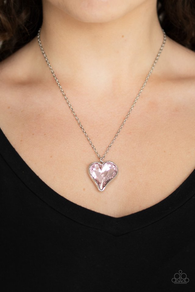 Paparazzi ♥ Heart Flutter - Pink ♥ Necklace