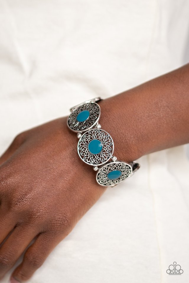 Paparazzi ♥ Painted Garden - Blue ♥ Bracelet