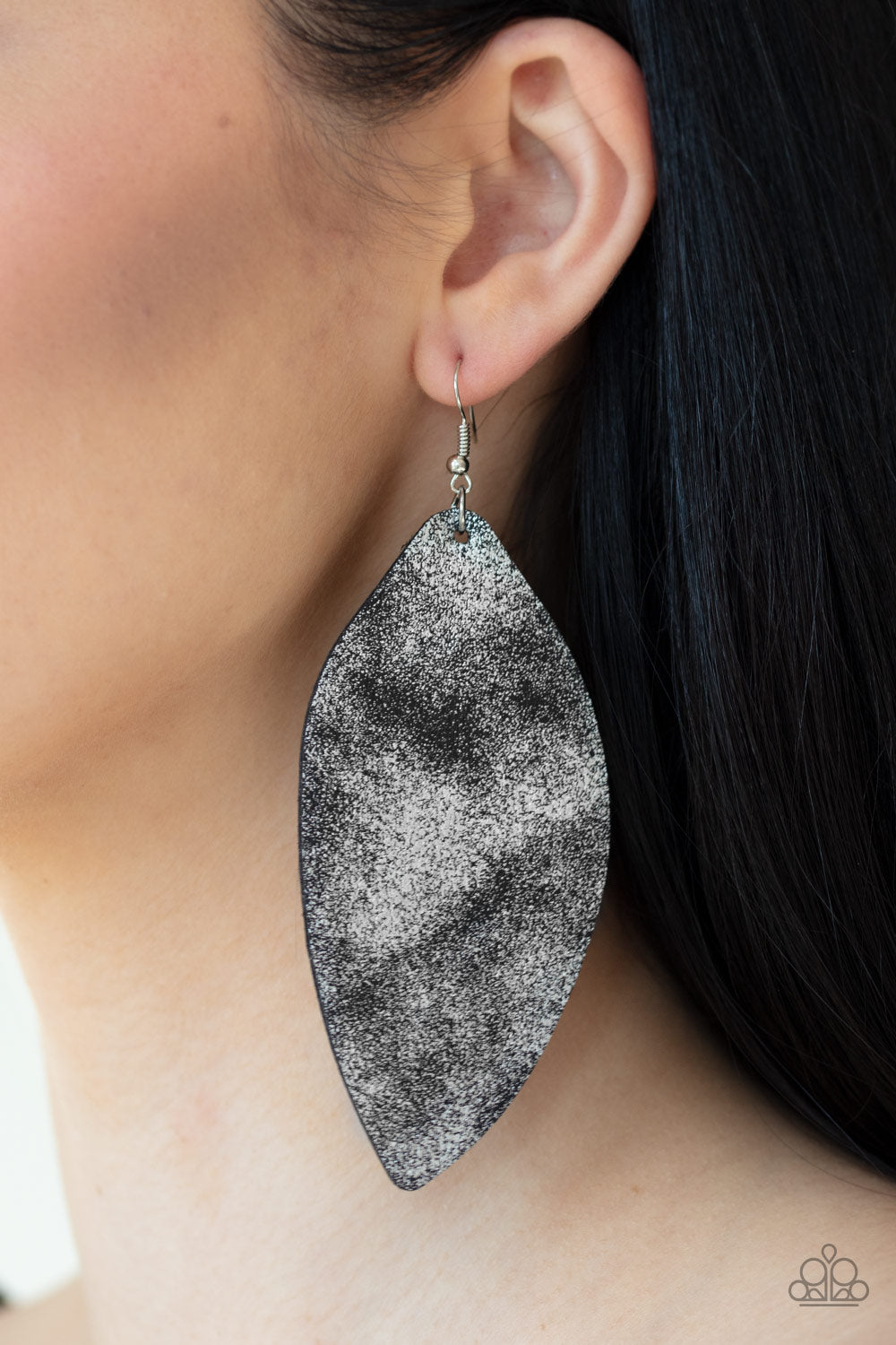 Paparazzi ♥ Serenely Smattered - Black ♥  Earrings
