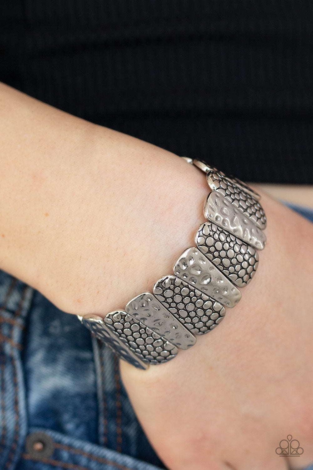 Paparazzi ♥ Texture Takedown - Silver ♥  Bracelet
