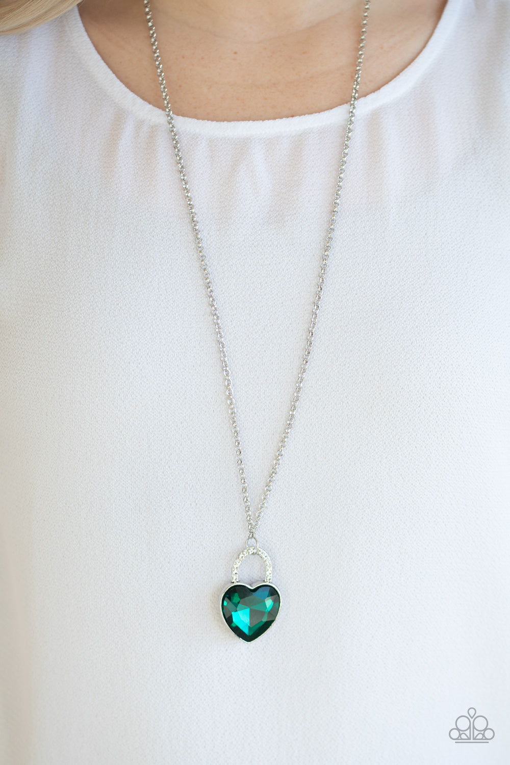 Paparazzi ♥ Locked in Love - Green ♥  Necklace