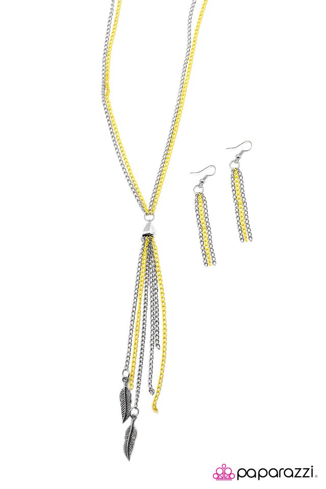 Paparazzi ♥ Ruffle Your Feathers - Yellow ♥ Necklace