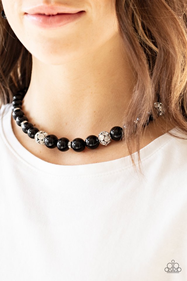 Paparazzi ♥ Rich Girl Refinement - Black ♥ Necklace