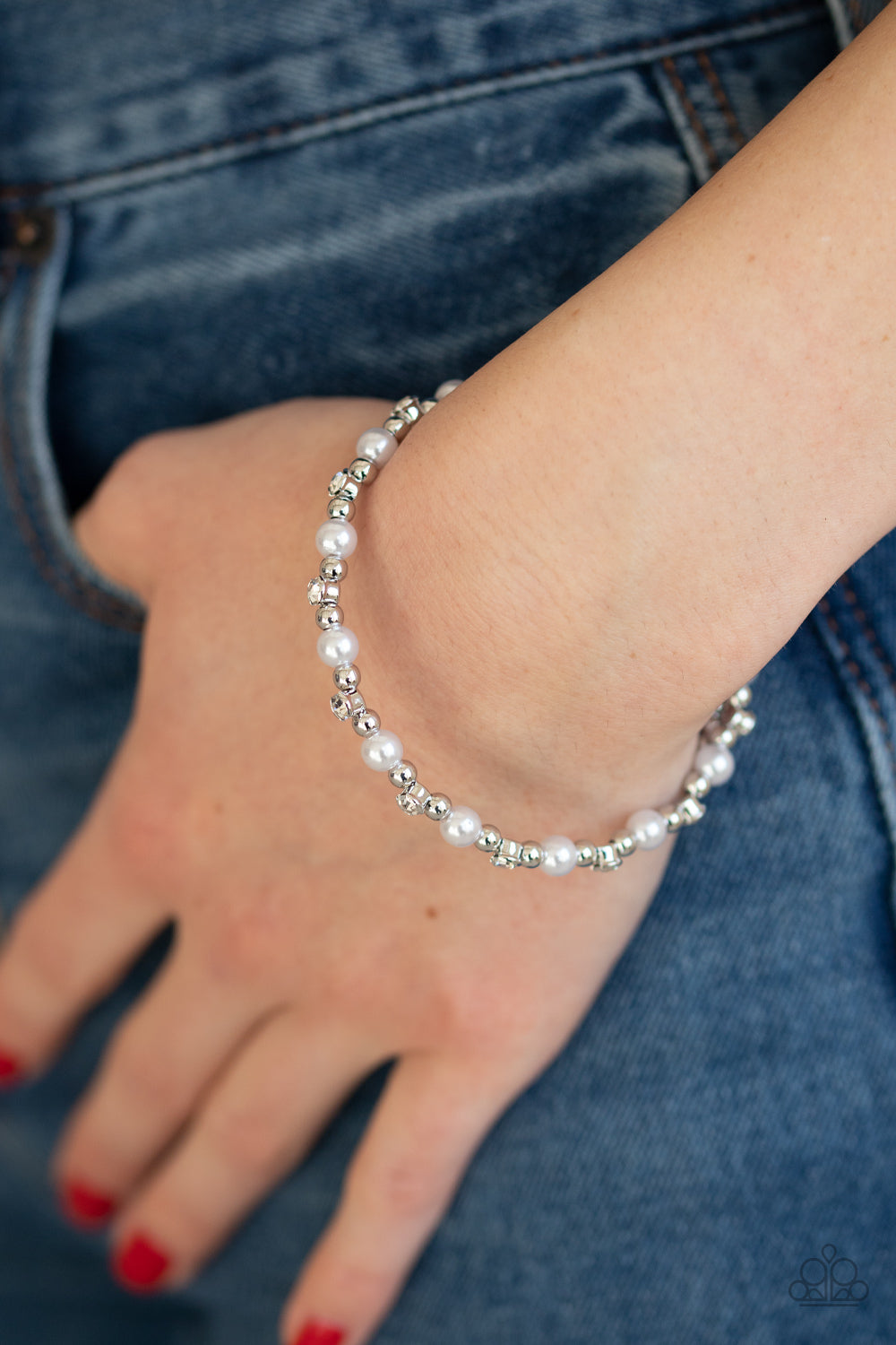 Paparazzi ♥ Decadently Dainty - White ♥  Bracelet