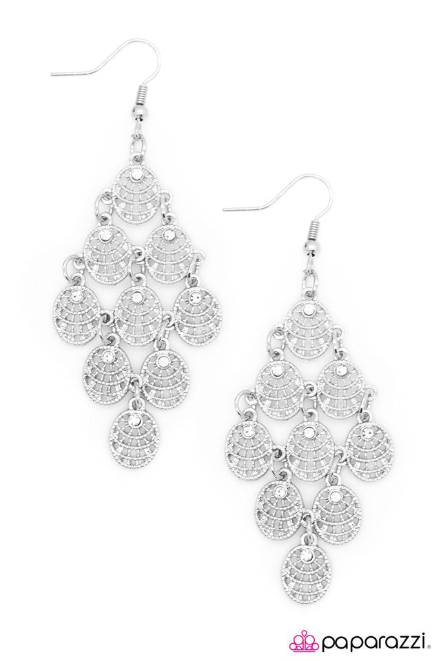 Paparazzi ♥ Lucy in the Sky with Diamonds - White ♥ Earrings