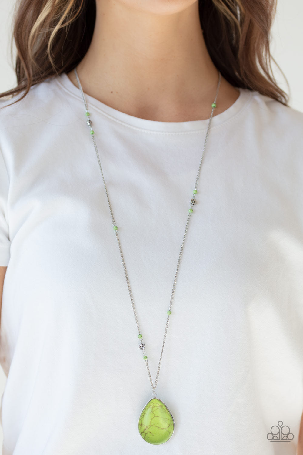 Paparazzi ♥ Desert Meadow - Green ♥  Necklace