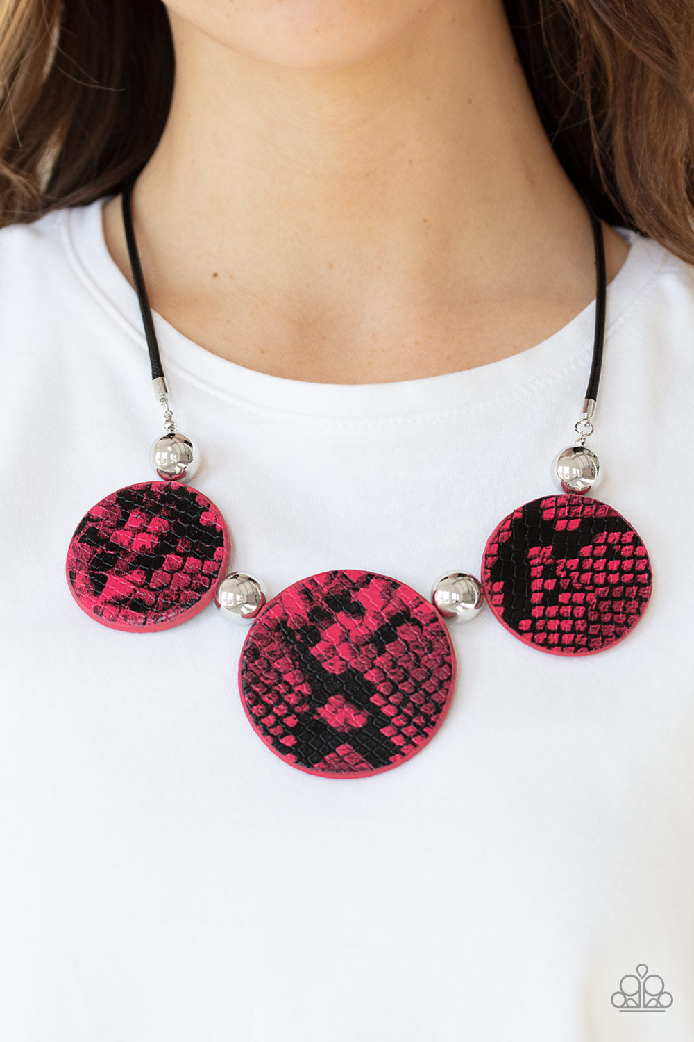 Paparazzi ♥ Viper Pit - Pink ♥  Necklace
