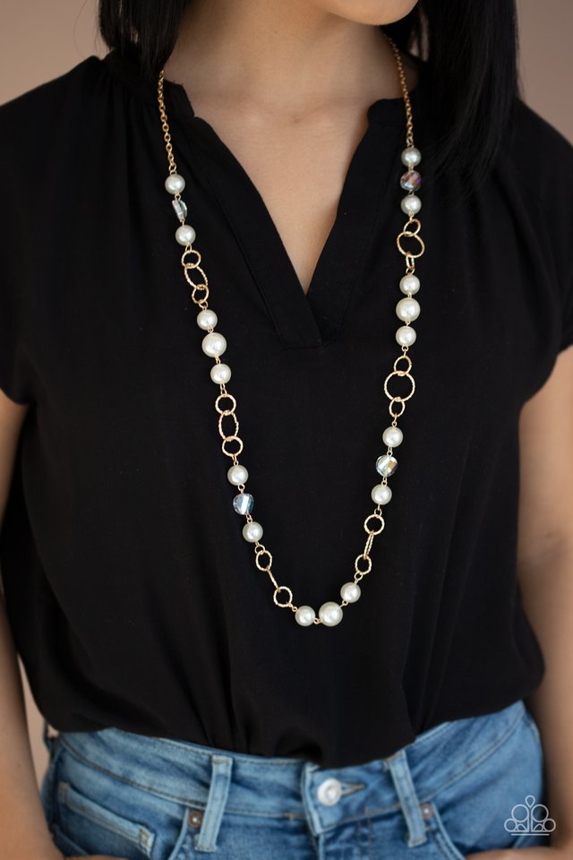 Paparazzi ♥ Prized Pearls - Gold ♥ Necklace