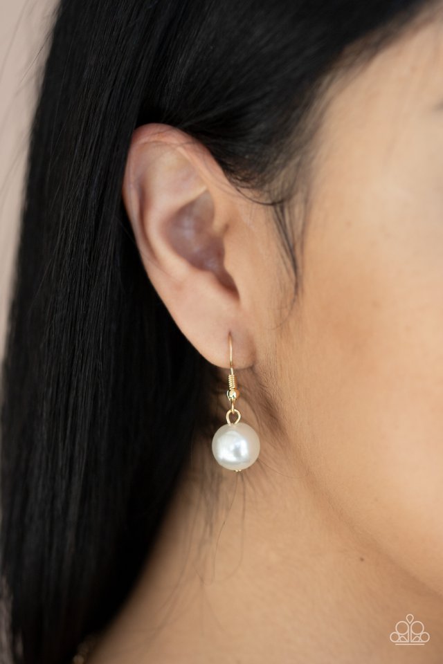 Paparazzi ♥ Prized Pearls - Gold ♥ Necklace