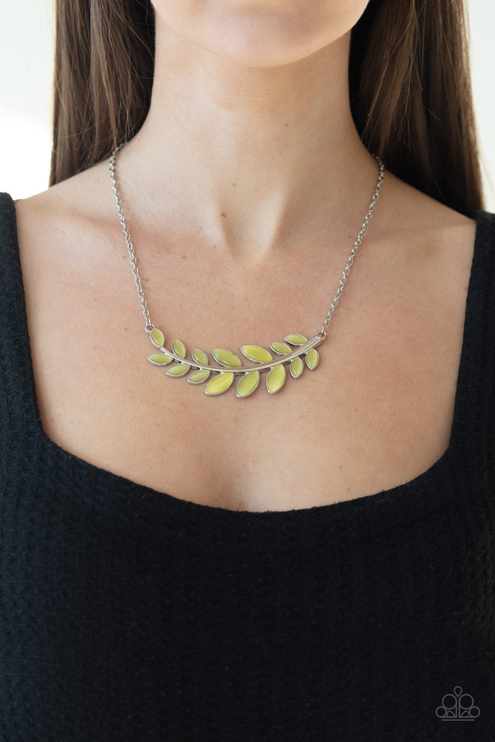 Paparazzi ♥ Frosted Foliage - Yellow ♥  Necklace