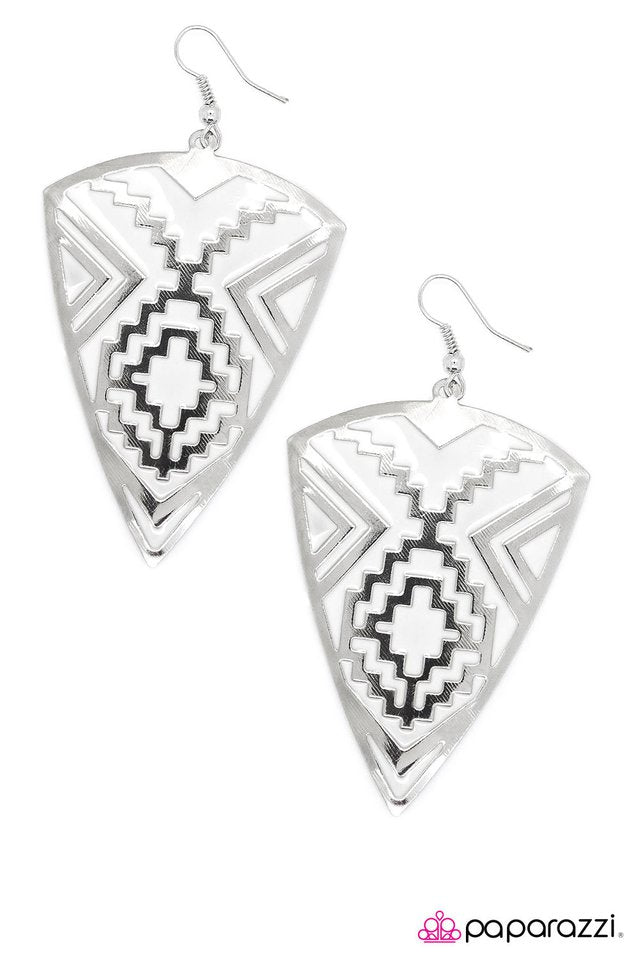 Paparazzi ♥ Land Of the Lost - White ♥ Earrings