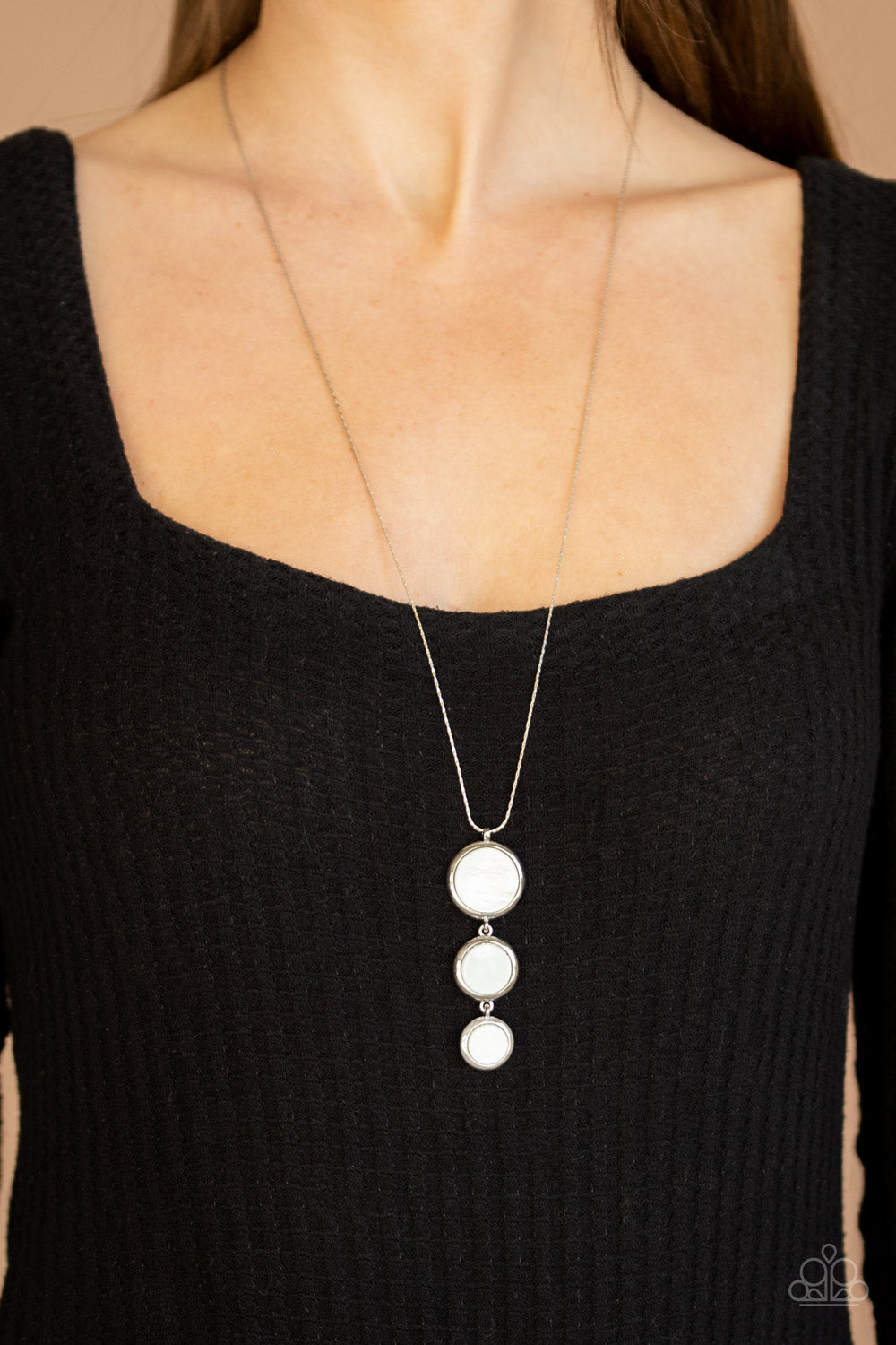 Paparazzi ♥ Summer Shores - White ♥  Necklace