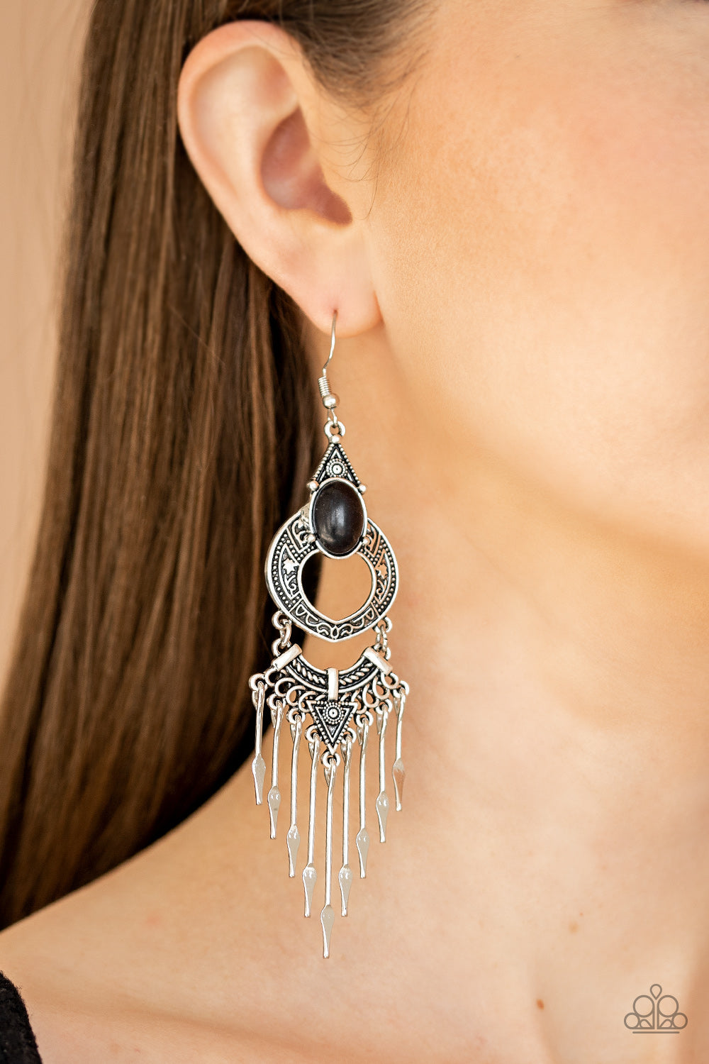 Paparazzi ♥ Southern Spearhead - Black ♥  Earrings