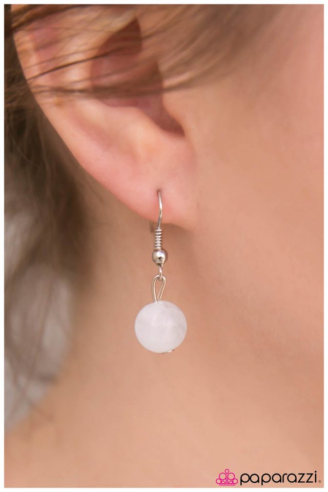 Paparazzi ♥ To The Ends of the Earth - White ♥ Necklace