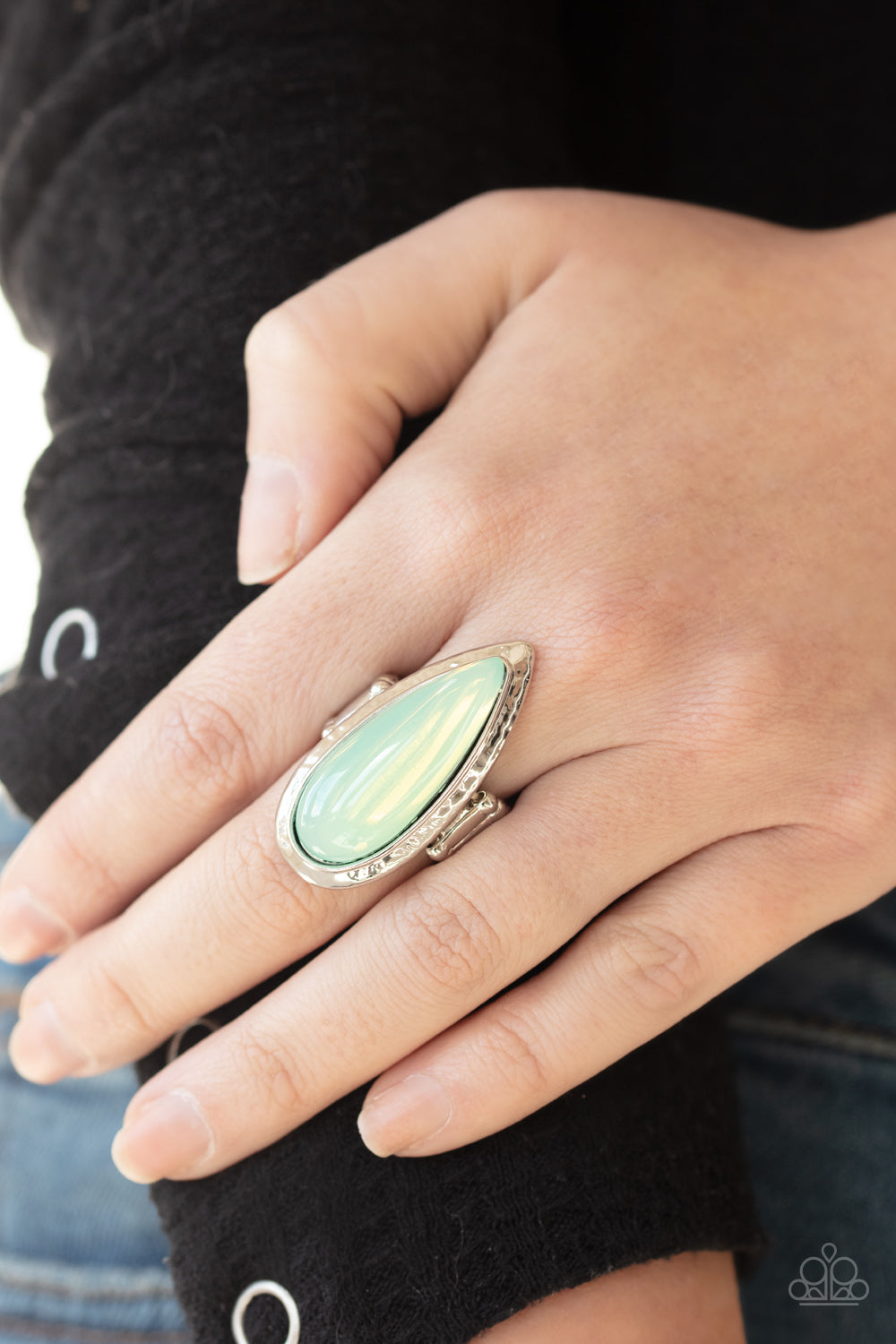 Paparazzi ♥ Opal Oasis - Green ♥  Ring