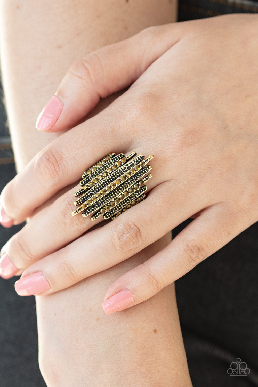 Paparazzi ♥ Shocking Sparkle - Brass ♥  Ring