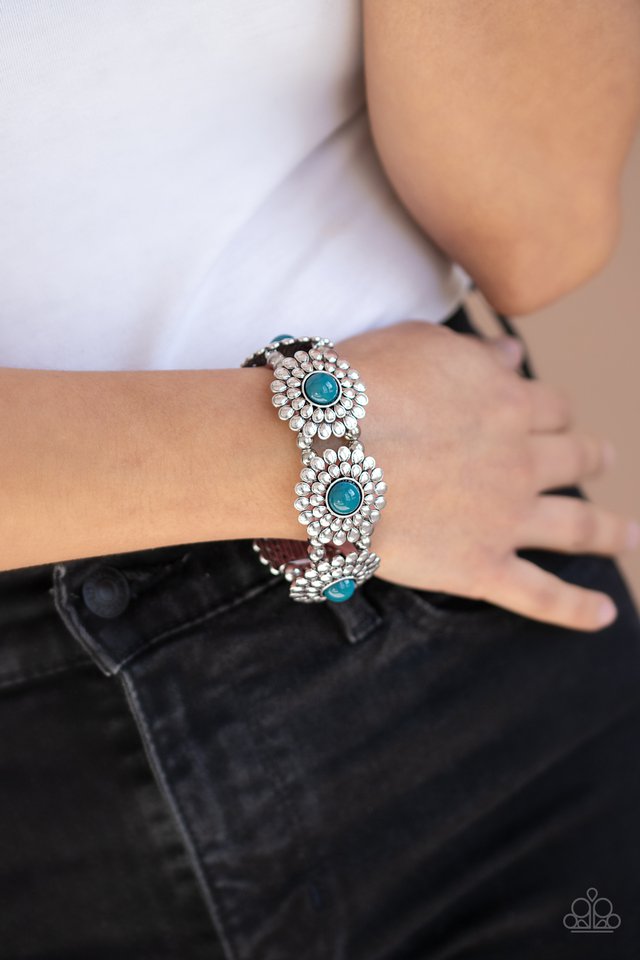 Paparazzi ♥ Bountiful Blossoms - Blue ♥ Bracelet
