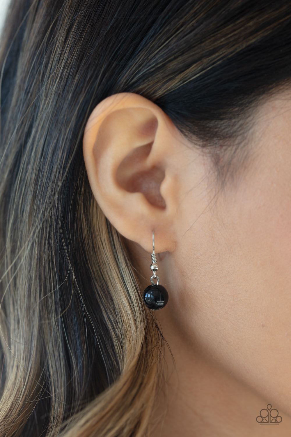 Paparazzi ♥ Everyone Scatter! - Black ♥  Necklace