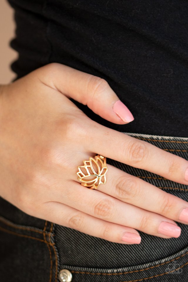 Paparazzi ♥ Lotus Lover - Gold ♥ Ring