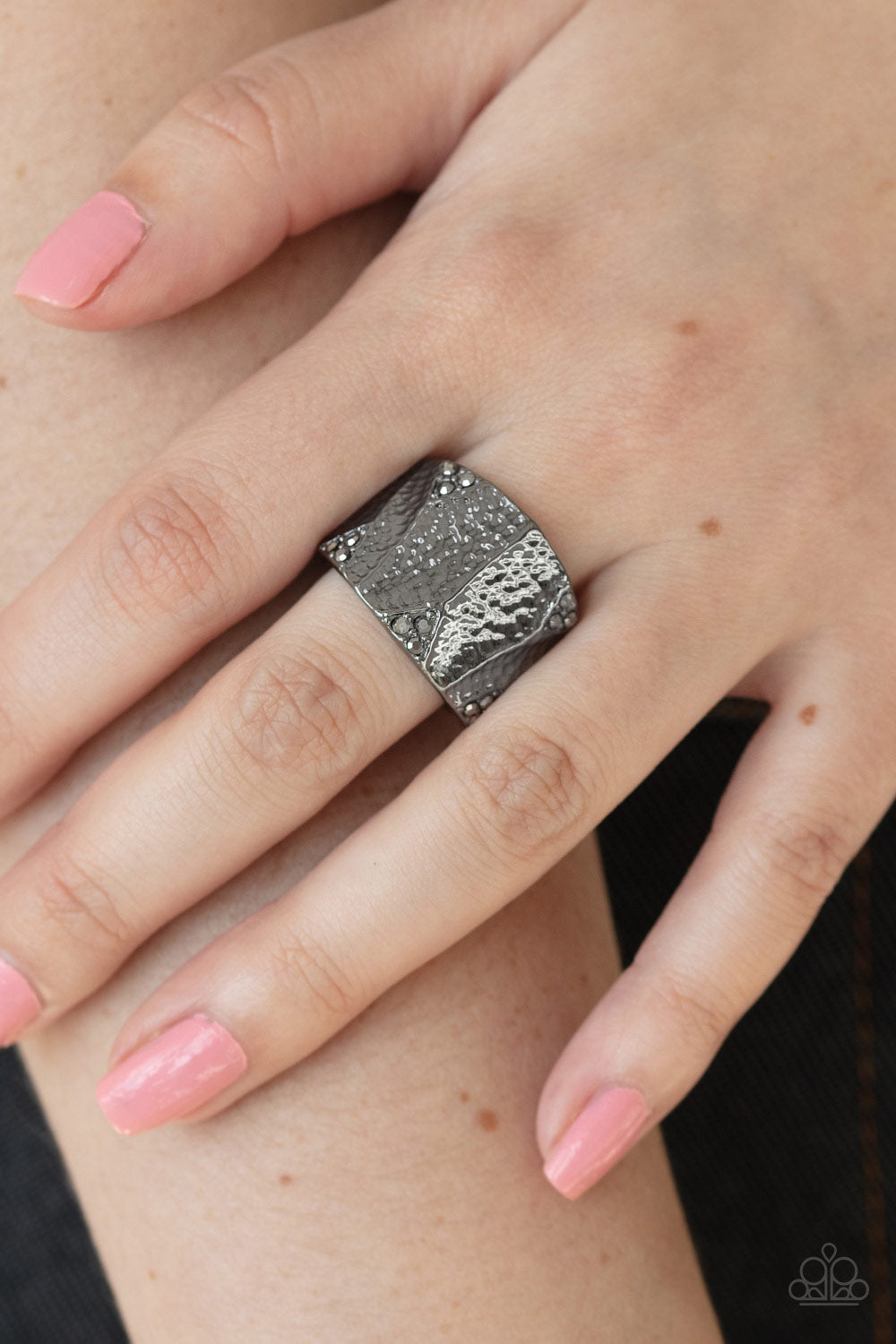 Paparazzi ♥ Industrial Indentation - Black ♥  Ring