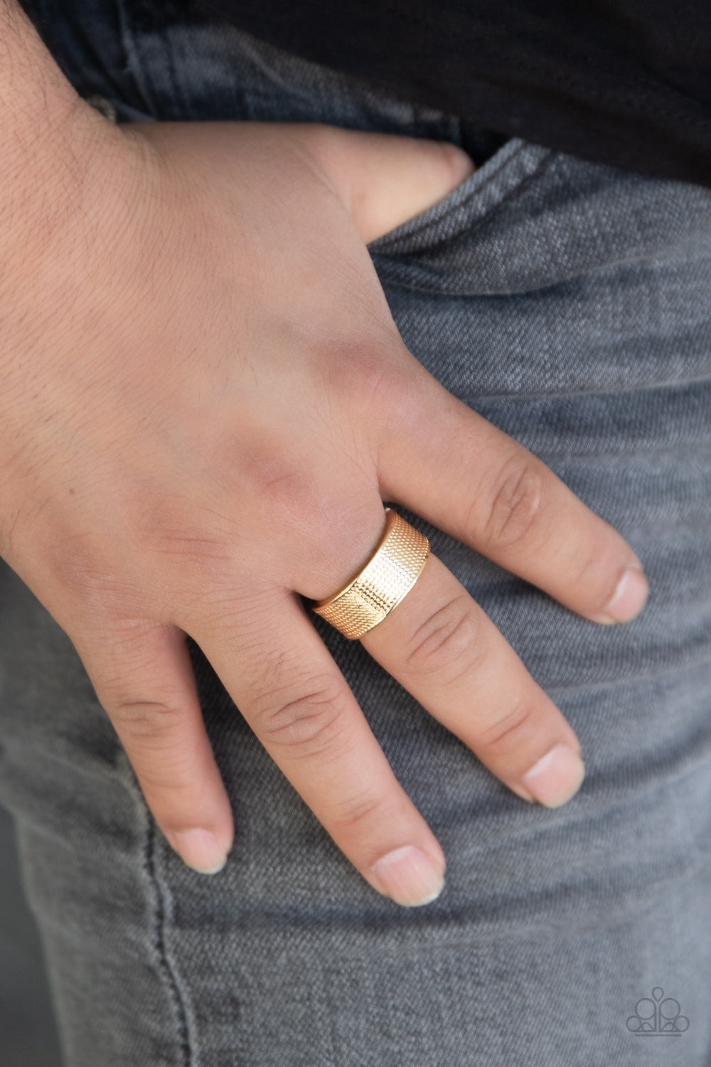 Paparazzi ♥ Uppercut - Gold ♥  Ring