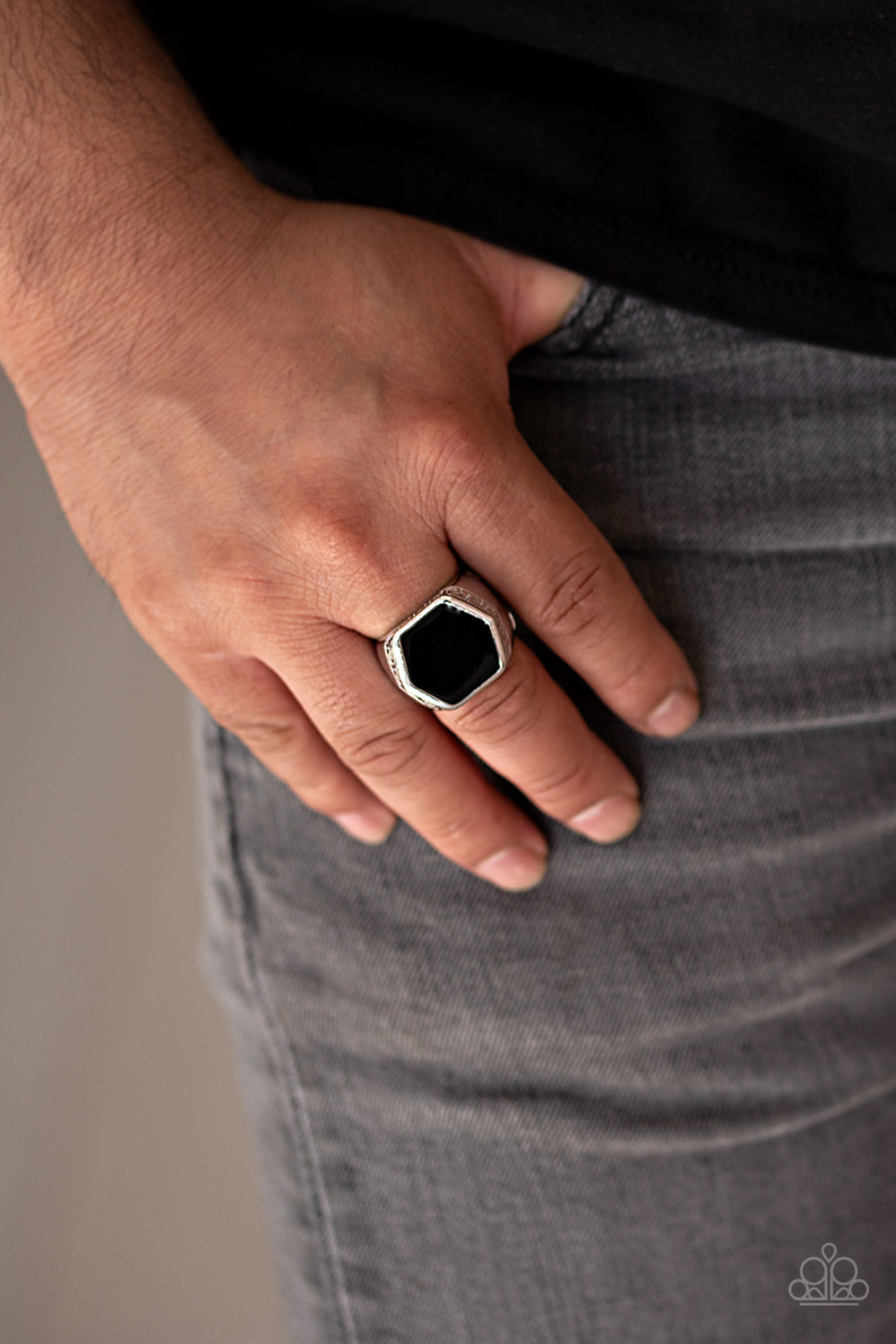 Paparazzi ♥ HEX Out - Black ♥  Ring