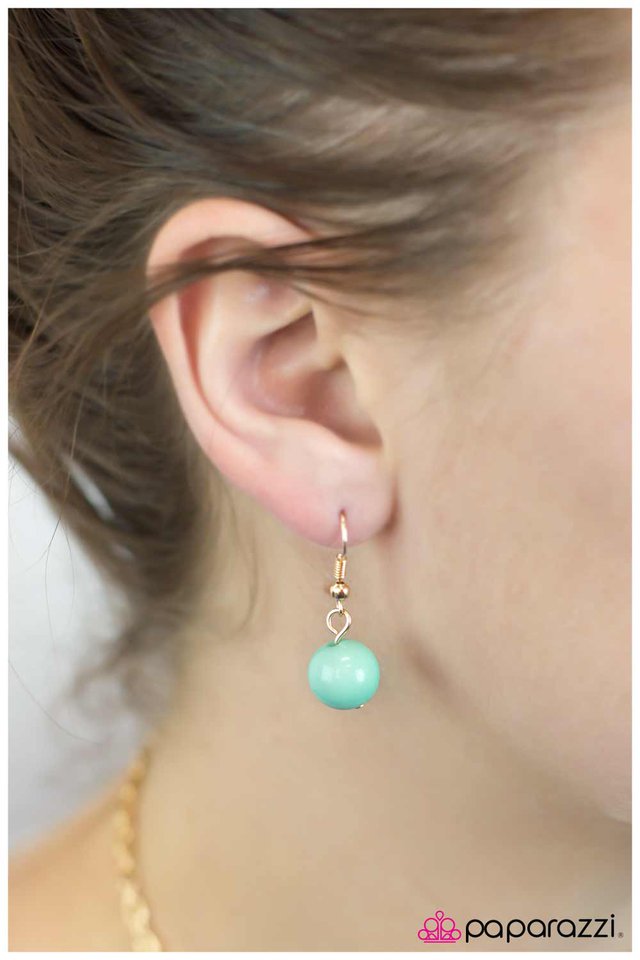 Paparazzi ♥ Looking the Part - Green ♥ Necklace