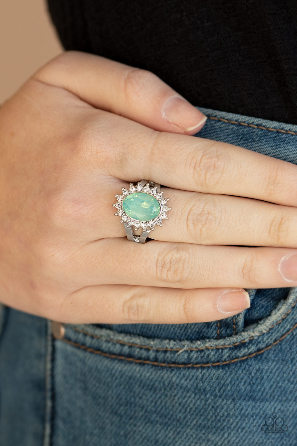 Paparazzi ♥ Iridescently Illuminated - Green ♥  Ring