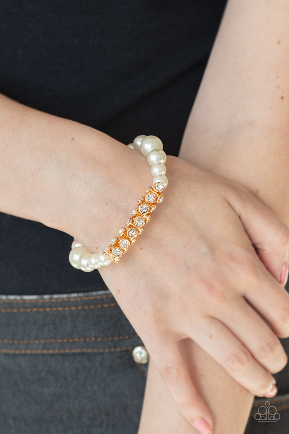 Paparazzi ♥ Traffic-Stopping Sparkle - Gold ♥  Bracelet