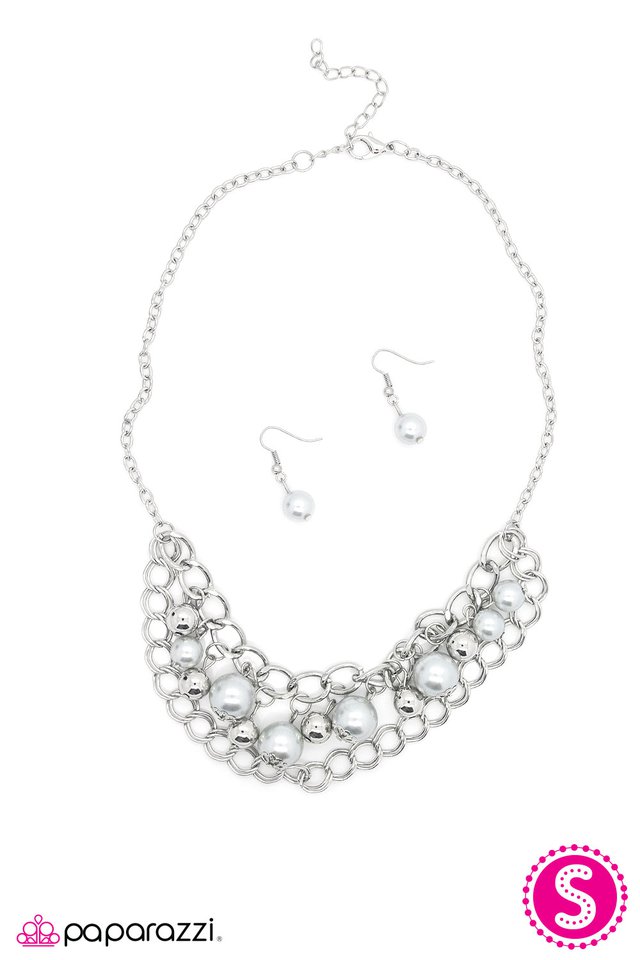 Paparazzi ♥ Parallel Perception - Silver ♥ Necklace