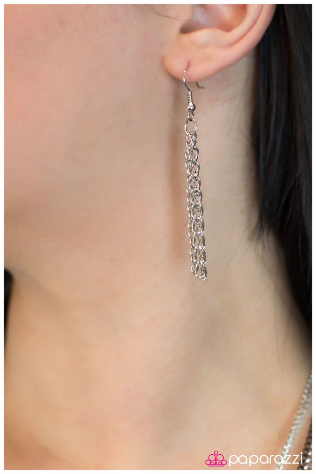 Paparazzi ♥ VIP - Silver ♥ Necklace