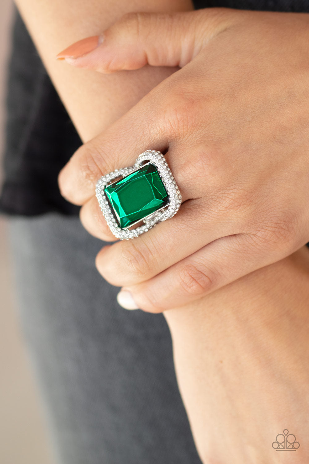 Paparazzi ♥ Deluxe Decadence - Green ♥  Ring