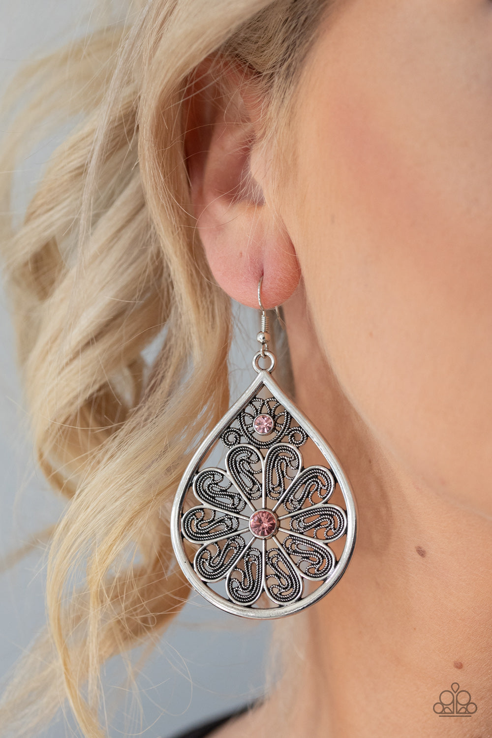 Paparazzi ♥ Whimsy Dreams - Pink ♥  Earrings
