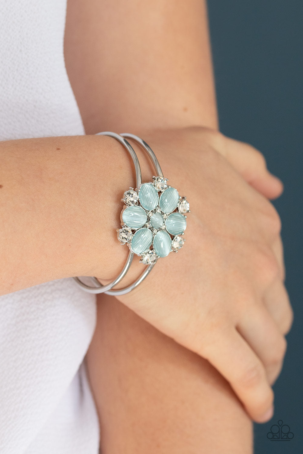 Paparazzi ♥ Garden Extravagance - Blue ♥  Bracelet