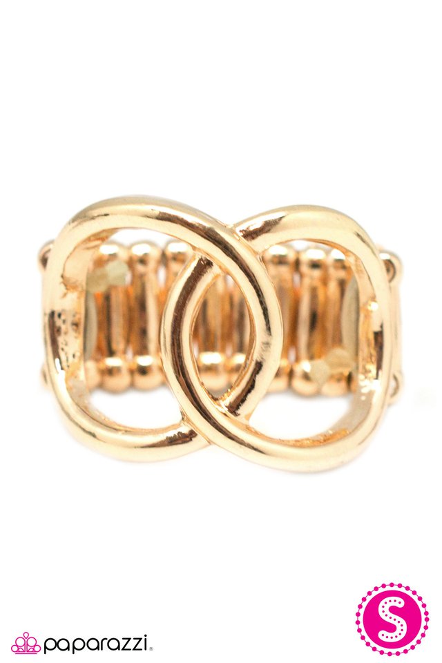 Paparazzi ♥ Goldilocks - Gold ♥ Ring
