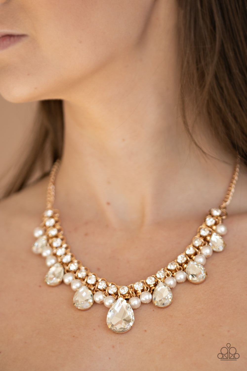 Paparazzi ♥ Knockout Queen - Gold ♥  Necklace
