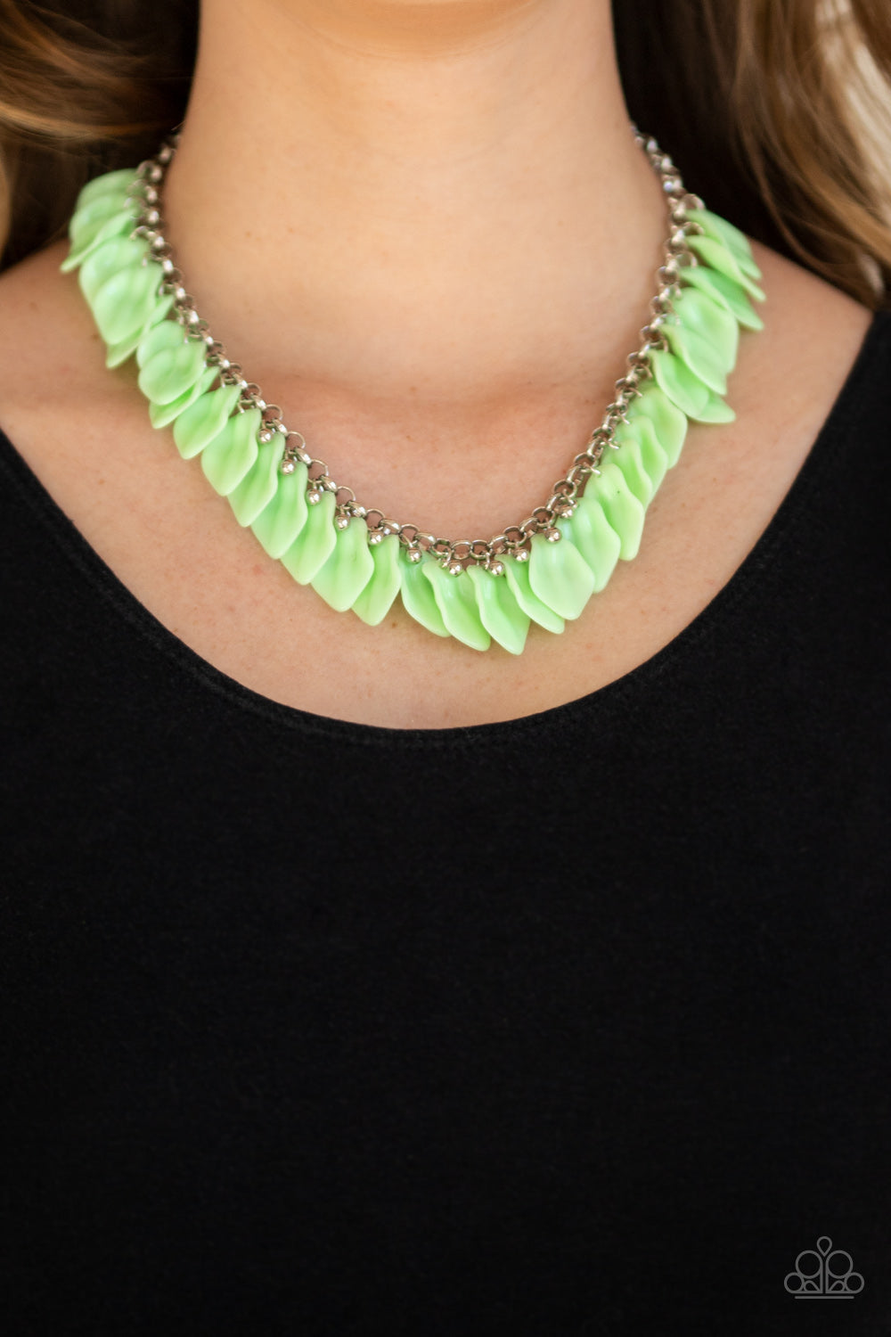 Paparazzi ♥ Super Bloom - Green ♥  Necklace