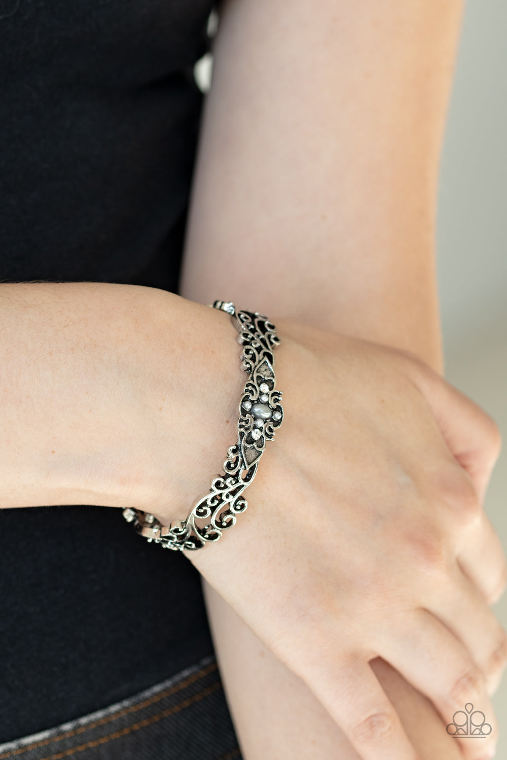 Paparazzi ♥ Victorian Vines - Silver ♥  Bracelet
