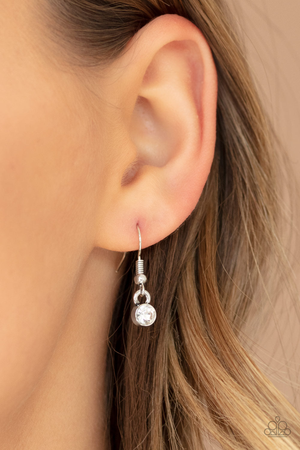 Paparazzi ♥ Going For GLAM-ma - White ♥  Necklace