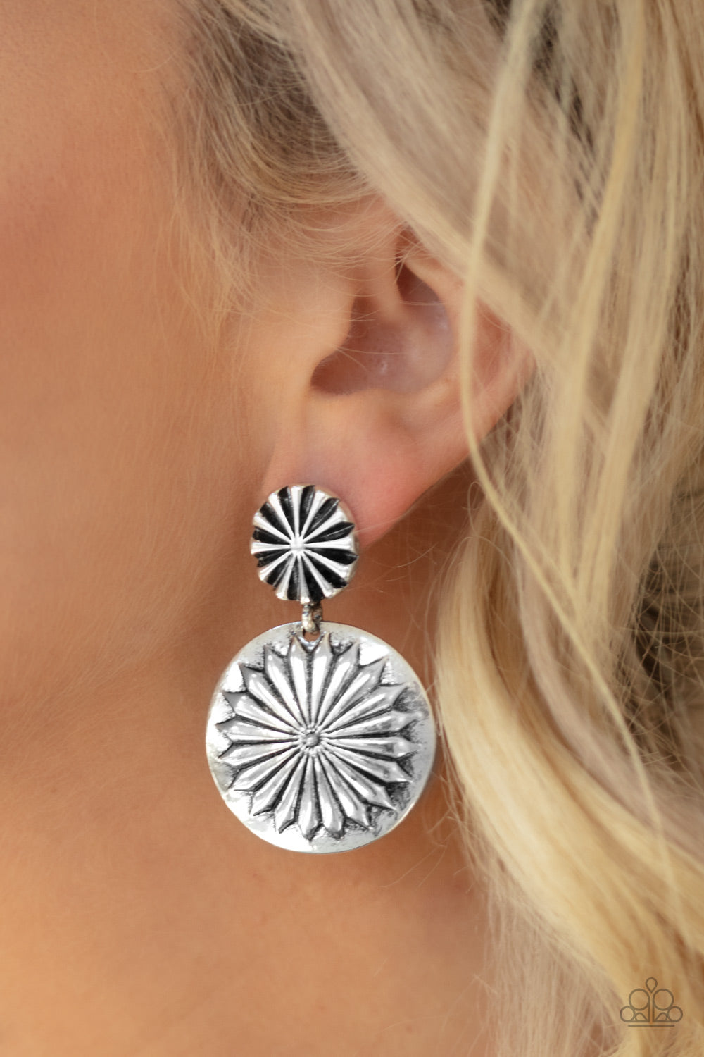 Paparazzi ♥ Fierce Florals - Silver ♥  Post Earrings
