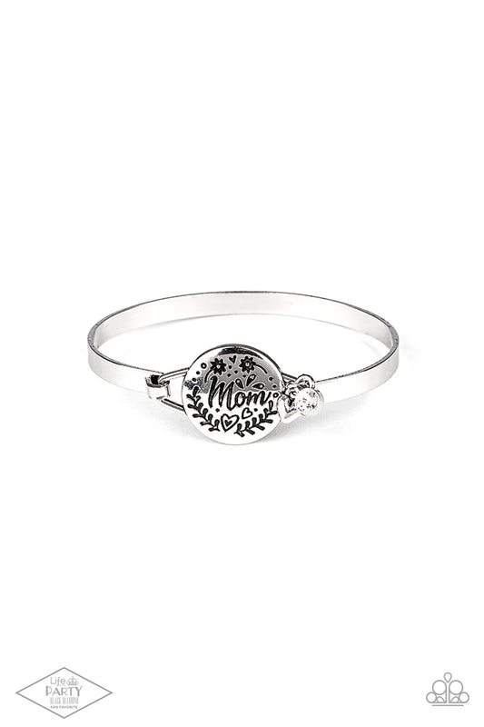 the-mom-life-silver-8970-p9wd-svxx-180xx